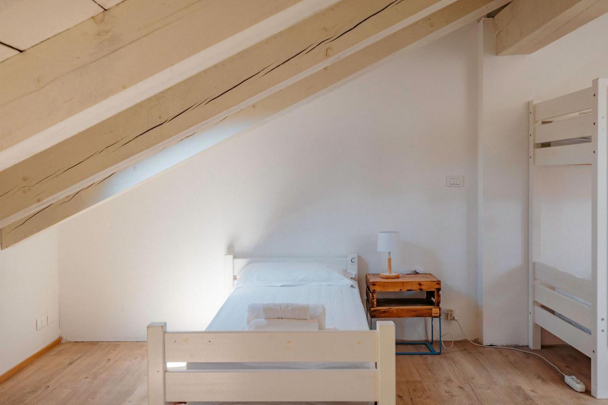 Fünfbettzimmer mit Gemeinschaftsbad